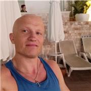 Deutsch- Russisch, Russisch - Deutsch. Ich helfe dir gerne beim Übersetzen.